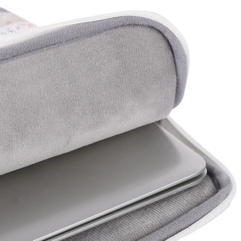 White PU leather waterproof laptop inner sleeve for 14 inch computers.