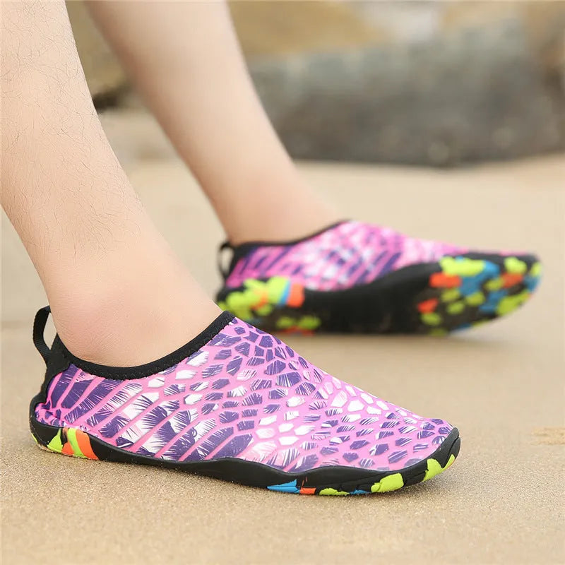 Blue Lycra and EVA beach wading shoes for swimming, shown on a size chart.