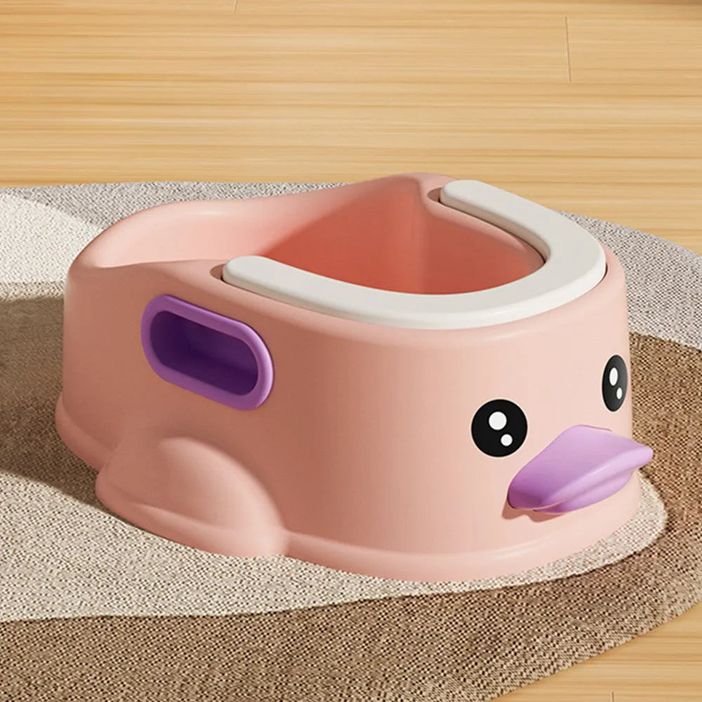 Blue PVC duck-shaped bathtub for washing a dog or cat at home