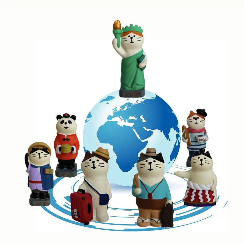 Cartoon Statue of Liberty cat resin sculpture on display surface