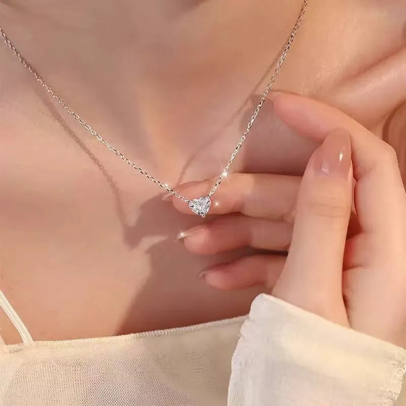 Women's silver-plated copper necklace with heart-shaped charm on 45 cm chain