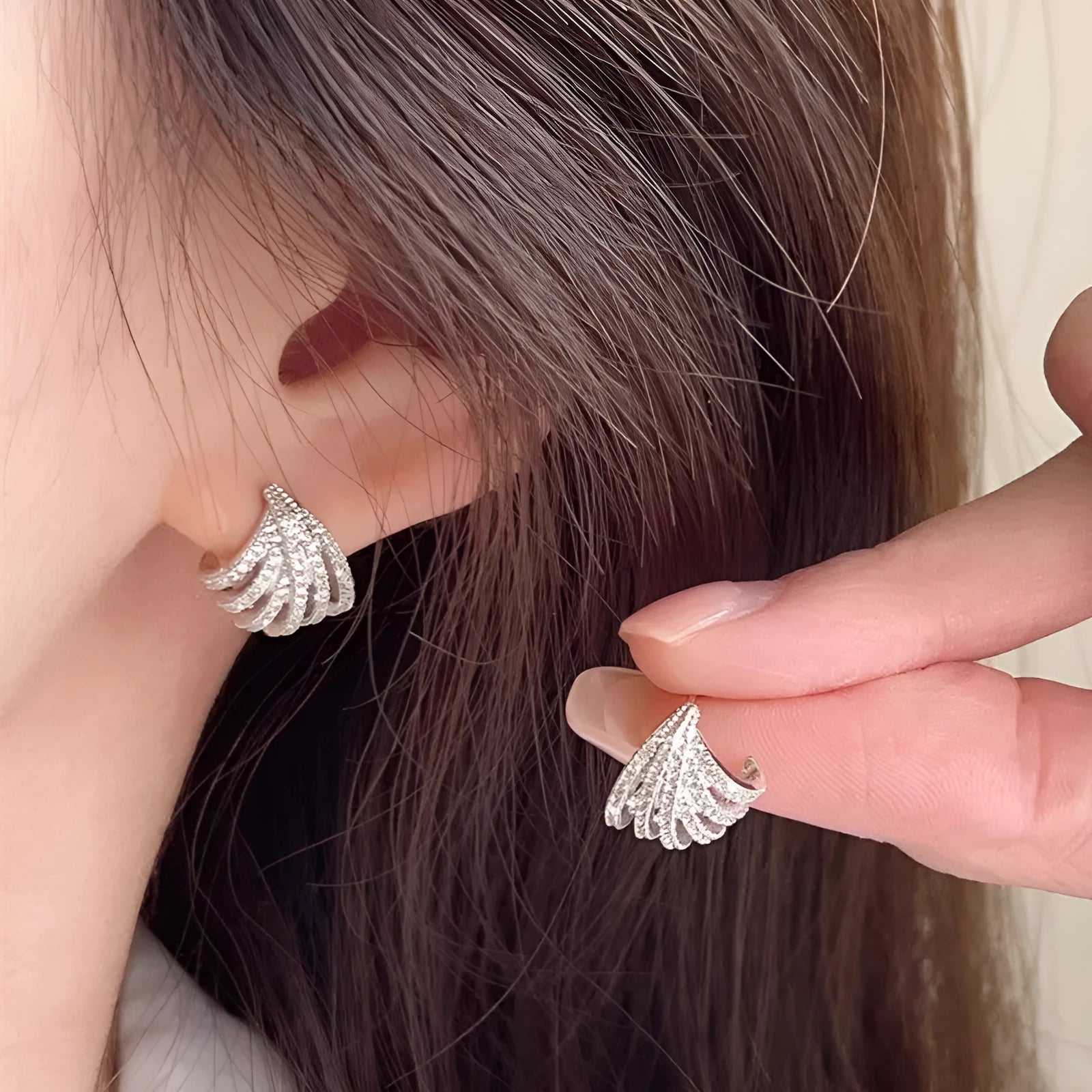 Women's geometric zircon earrings with platinum electroplating and line design