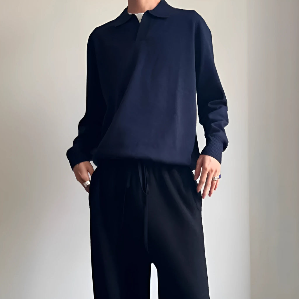 Pure wool polo sweater with lapel collar in milky white and navy blue colours