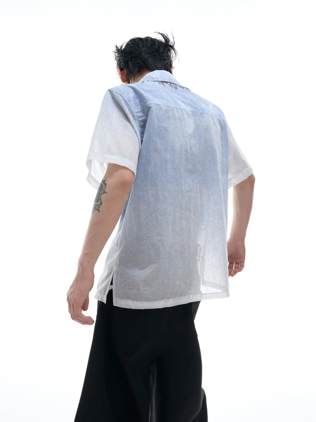 Blue and white gradient short sleeve shirt with loose fit summer design