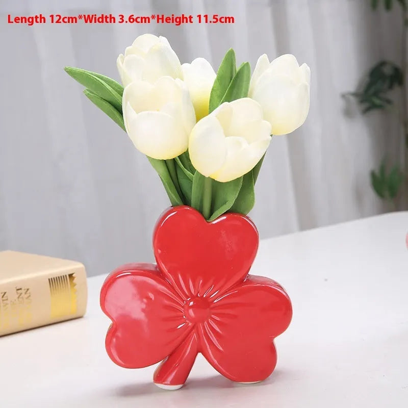 White porcelain ceramic desktop vase in European style, 15cm wide.