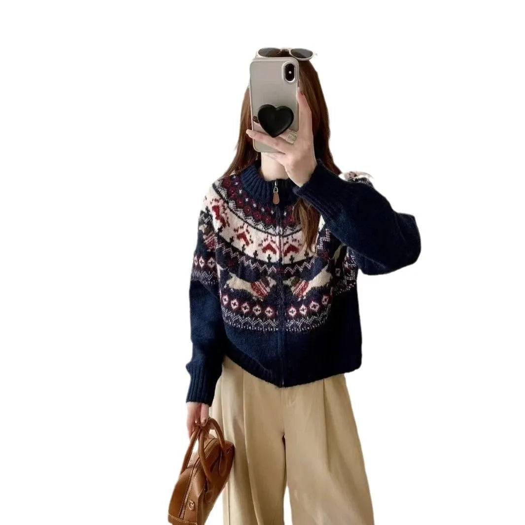 Ethnic jacquard pattern pullover sweater with 3D effect in loose fit