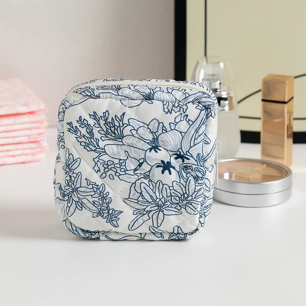 Women's floral polyester key storage bag wallet organiser with sewing thread decorative elements