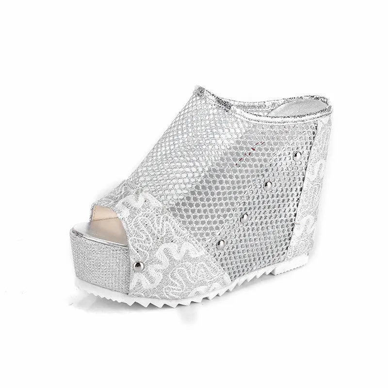 Korean women's platform flip-flops with a hollowed-out chunky heel and lace-up mesh upper.