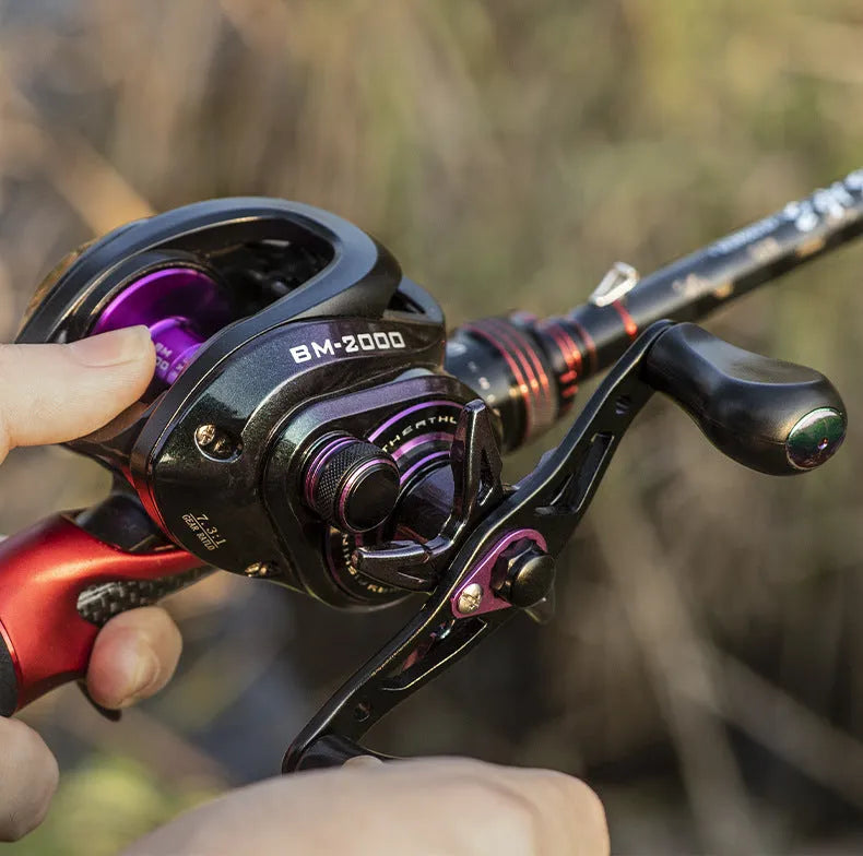 BM2000 fishing reel with magnetic brake water drop system showing left and right hand configuration options