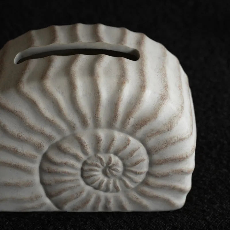Resin conch shell design tissue box cover in modern simple style