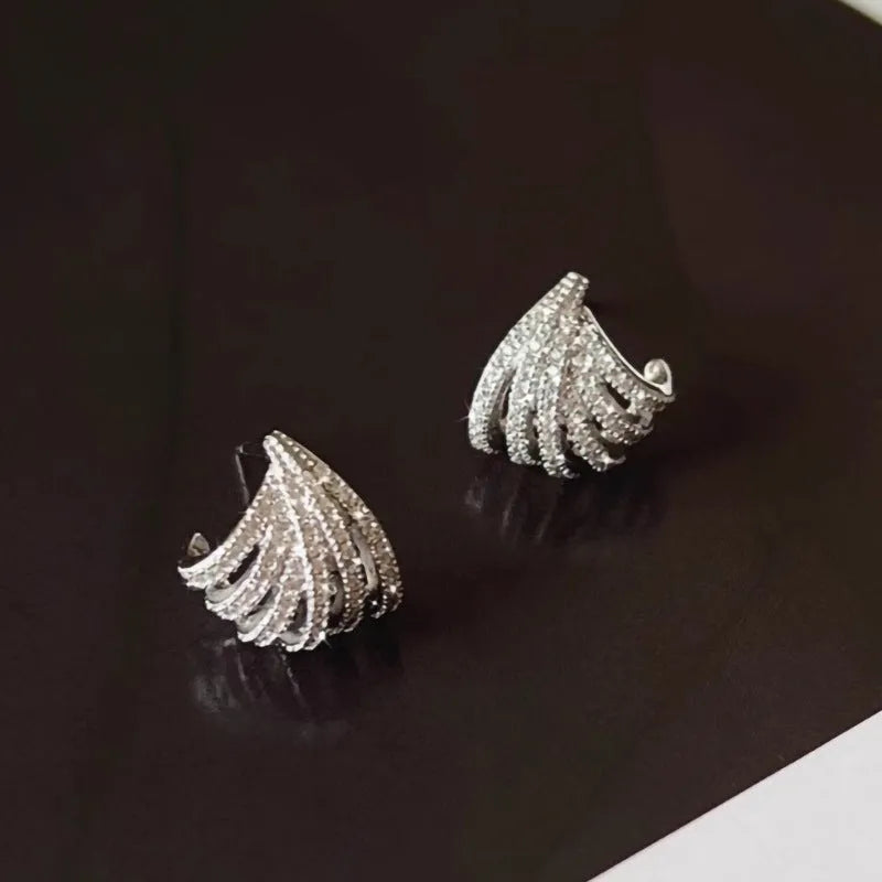 Women's geometric zircon earrings with platinum electroplating and line design