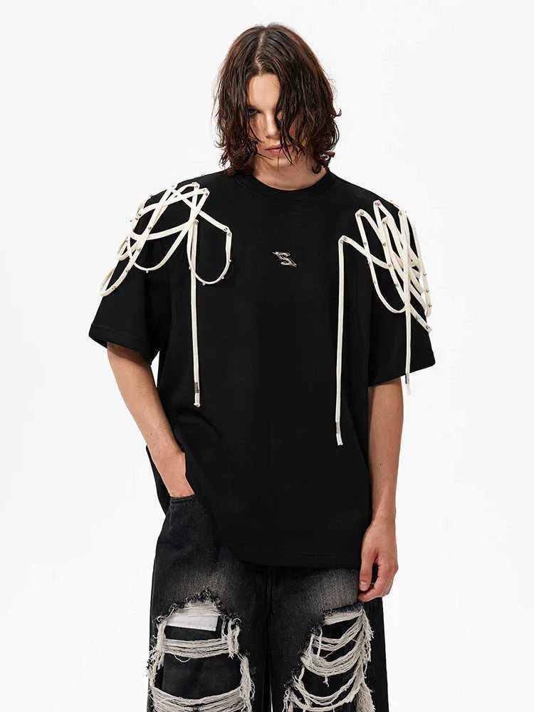 Black short-sleeved T-shirt with rivet ribbon padded shoulders, loose fit, round neck