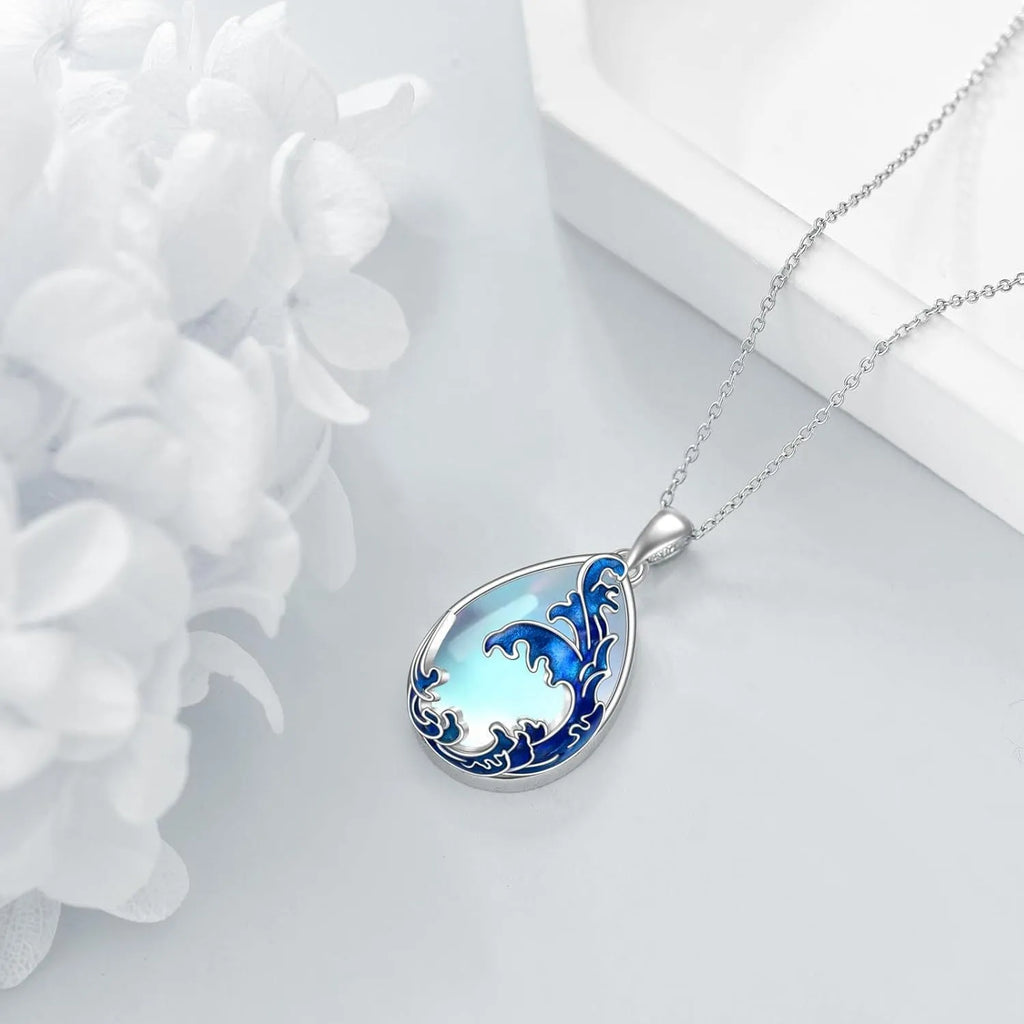 Moonstone blue heart pendant on women's alloy necklace