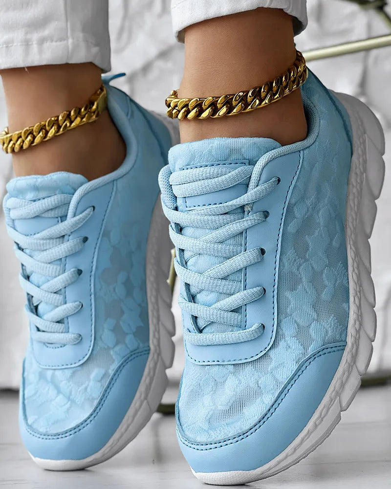 Women's white canvas casual sports running shoes with flat sole and round toe