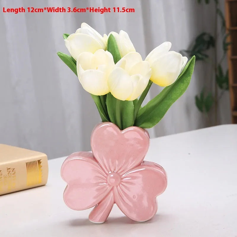 White porcelain ceramic desktop vase in European style, 15cm wide.
