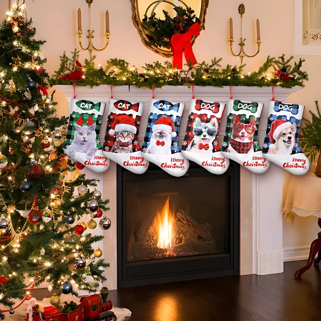Green and black plaid cat Christmas cloth banner decoration measuring 26 by 36 centimetres