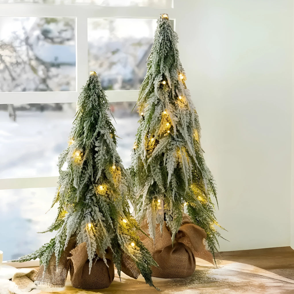 24-inch desktop Christmas tree with LED lights and PE simulation snow sprayer decoration