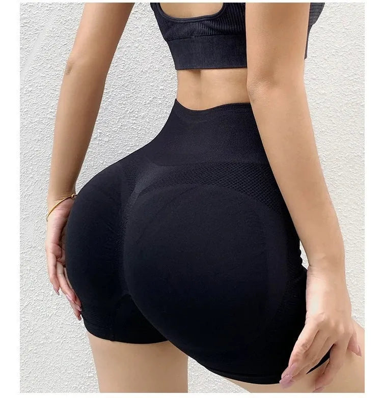 Women's high-waist quick-drying yoga shorts in multiple colours for fitness and running.