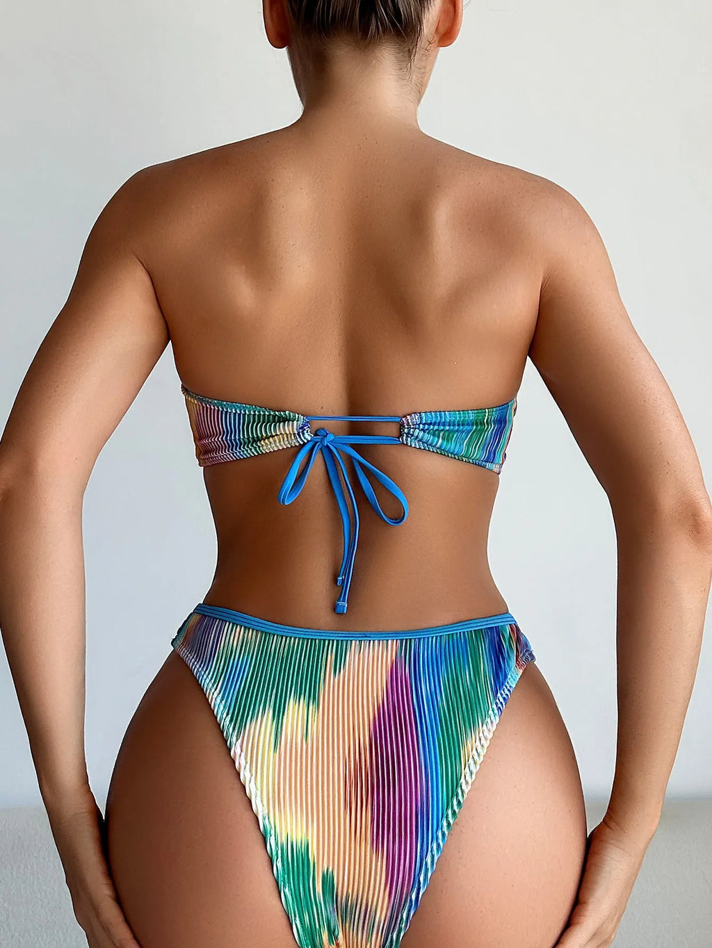 Colour printed tube top bikini set for women's swimming and wading.