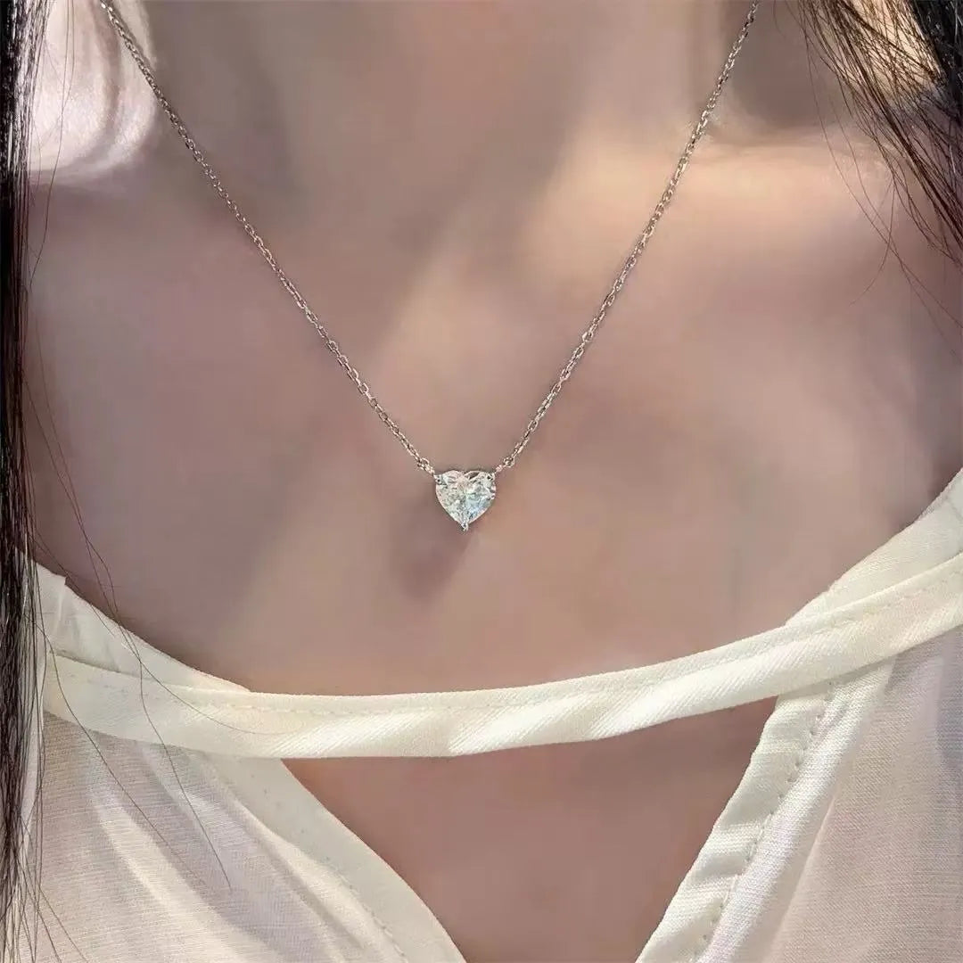 Women's silver-plated copper necklace with heart-shaped charm on 45 cm chain