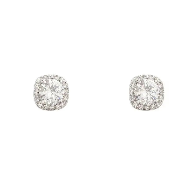 Square geometric earrings with diamond treatment in gold or silver alloy
