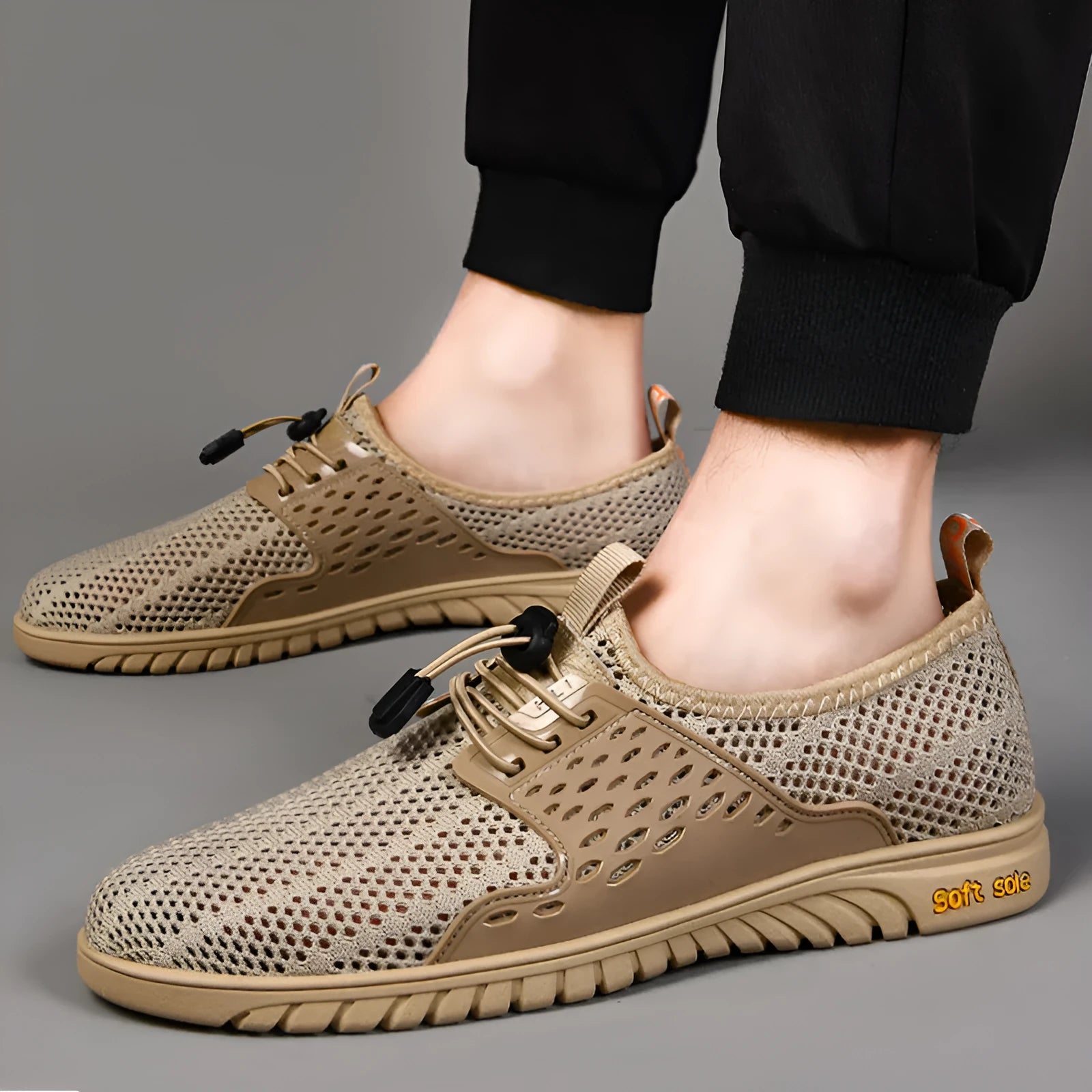 Men's black mesh casual sports shoes with elastic band and rubber sole