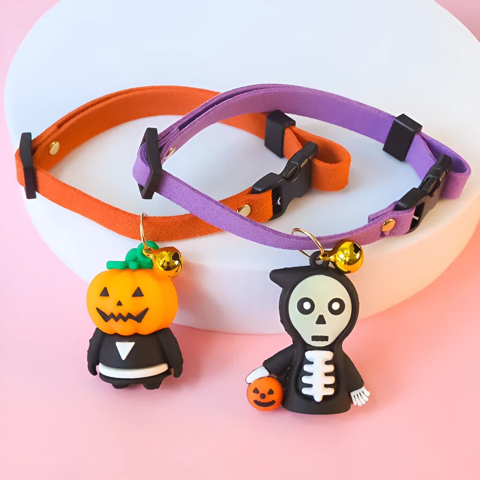 Halloween dog collar with luminous pumpkin man design in adjustable polyester construction