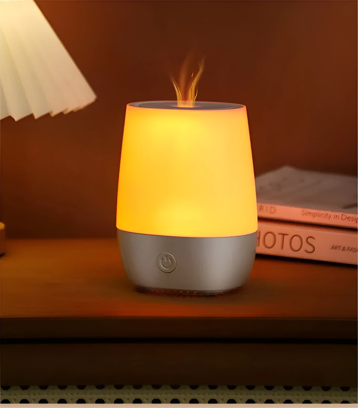 White USB aromatherapy diffuser with simulated flame effect and compact dimensions
